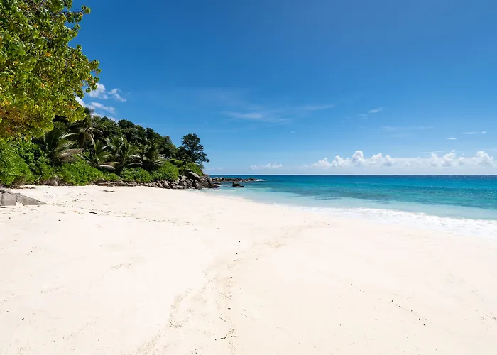 Guest house Carana Hilltop Seychelles 4*