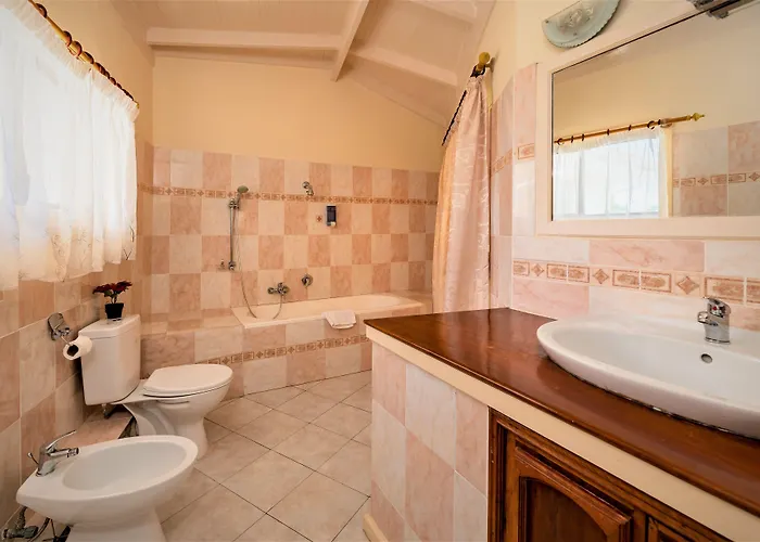 Carana Hilltop Seychelles Guest house Glacis (Mahe)