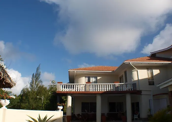 Carana Hilltop Seychelles Guest house