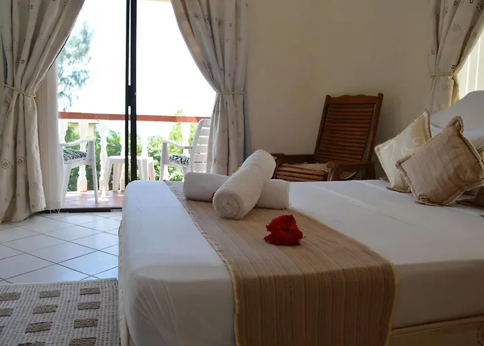 Guest house Carana Hilltop Seychelles 4*